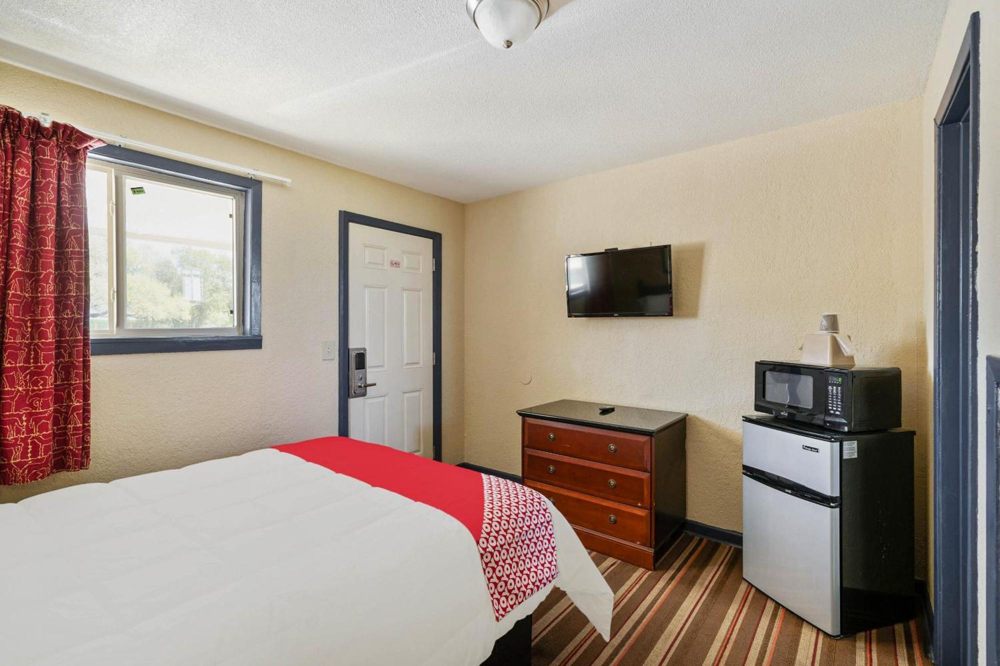 Oyo Hotel Luling Tx Downtown I-10/Us-90 Esterno foto