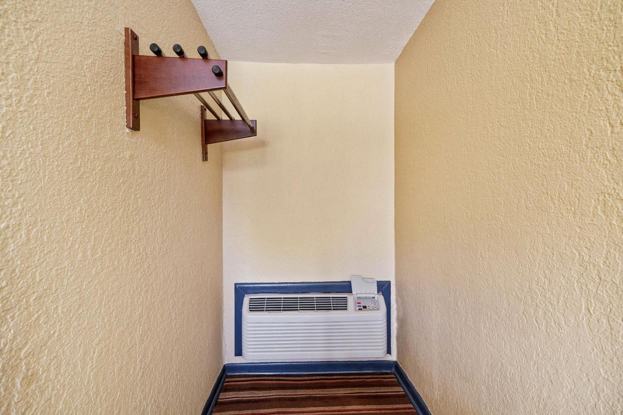 Oyo Hotel Luling Tx Downtown I-10/Us-90 Esterno foto